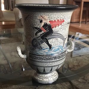 Hand made Greek vase in great condition !